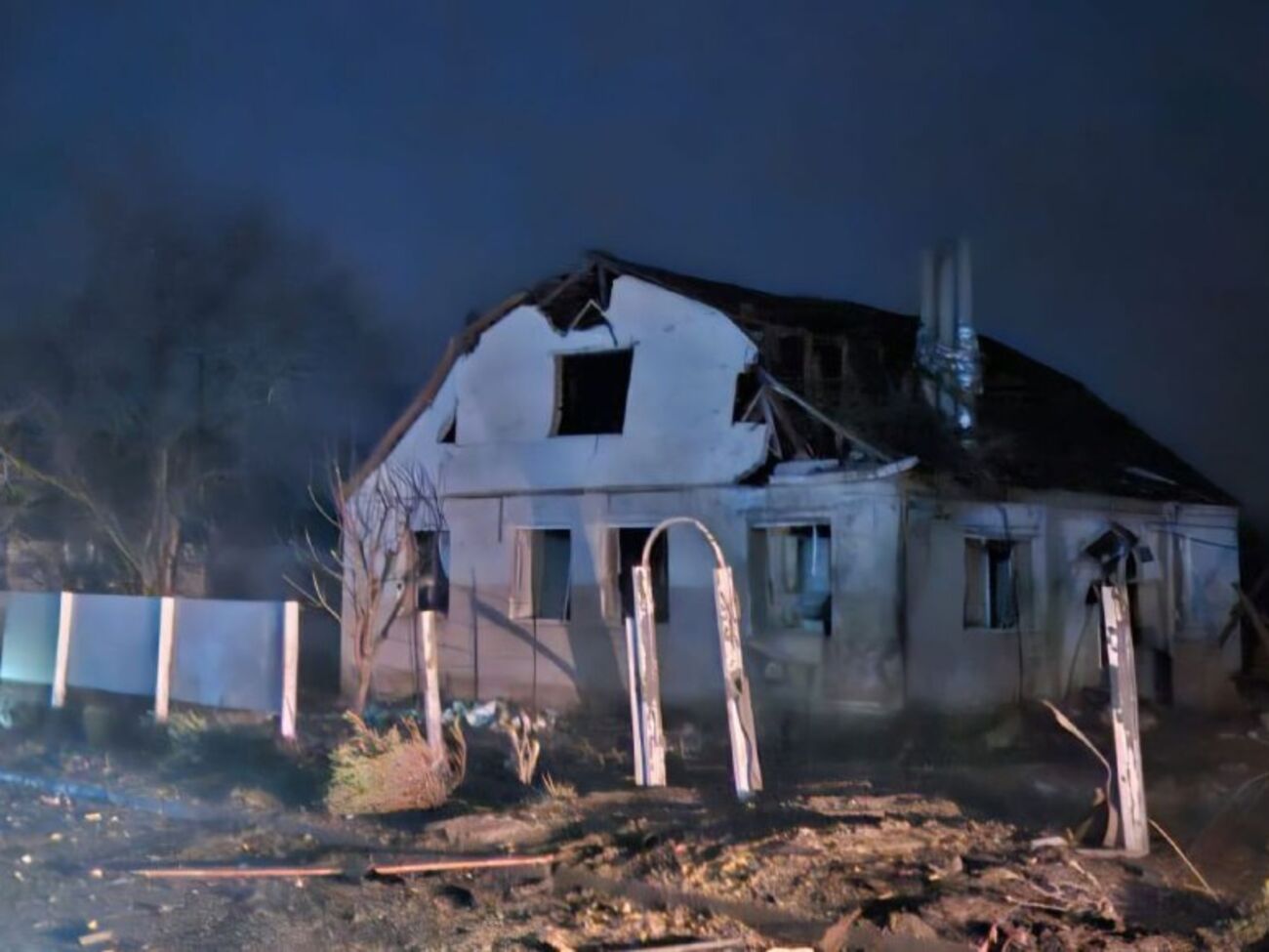 Окупанти били по житлових будинках