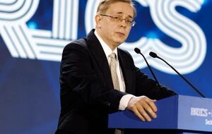 Нойхофф ездил в РФ, напоминает СМИ