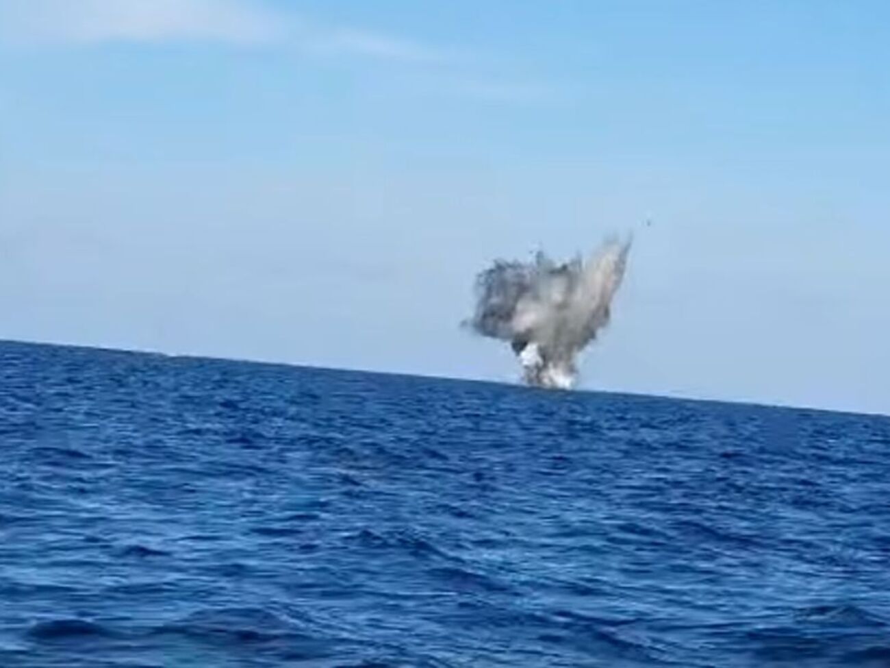 Военные взорвали "опасный объект"