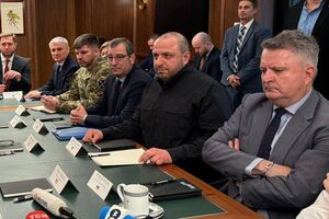 Умеров (на фото) проводит консультации с партнерами из Великобритании, Германии и Франции для оценки прогресса по "мирному плану", рассказал Сибига