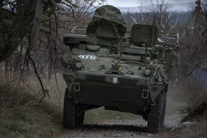 Военные продолжают выполнять задачи по обороне города, сдерживая продвижение россиян