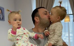 Чоловік Глінької знявся у ролику з доньками