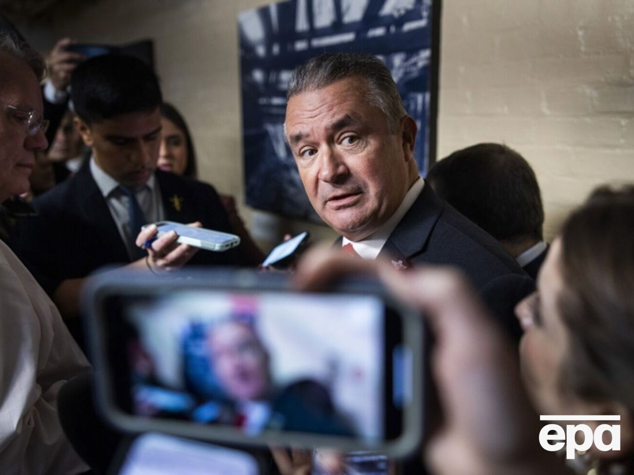 Бейкон: Президент Трамп і його команда спершу мають отримати факти, перш ніж перекладати провину