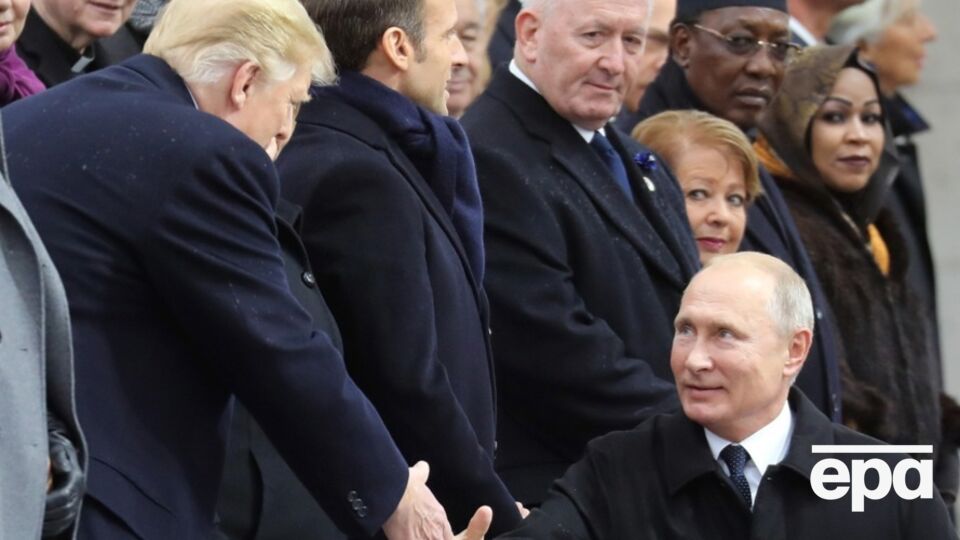 Перед заявлением об "атаке" на резиденцию Путин говорил с Трампом