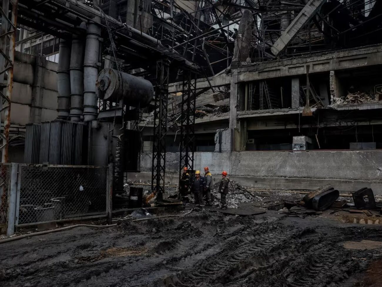 Инсталляция демонстрирует, с какими вызовами сталкиваются энергетики, сказал Кадан