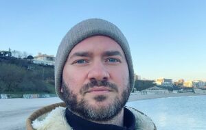 Дікусар у березні 2022 року добровольцем поповнив лави української армії