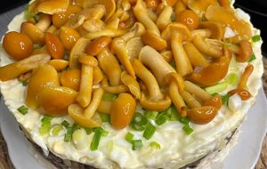 Слои салата нужно смазать майонезом