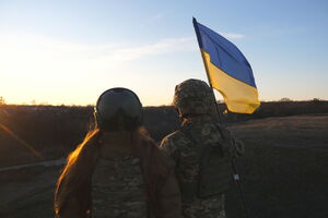 Захисники "Червоної калини" встановили український прапор у Родинському