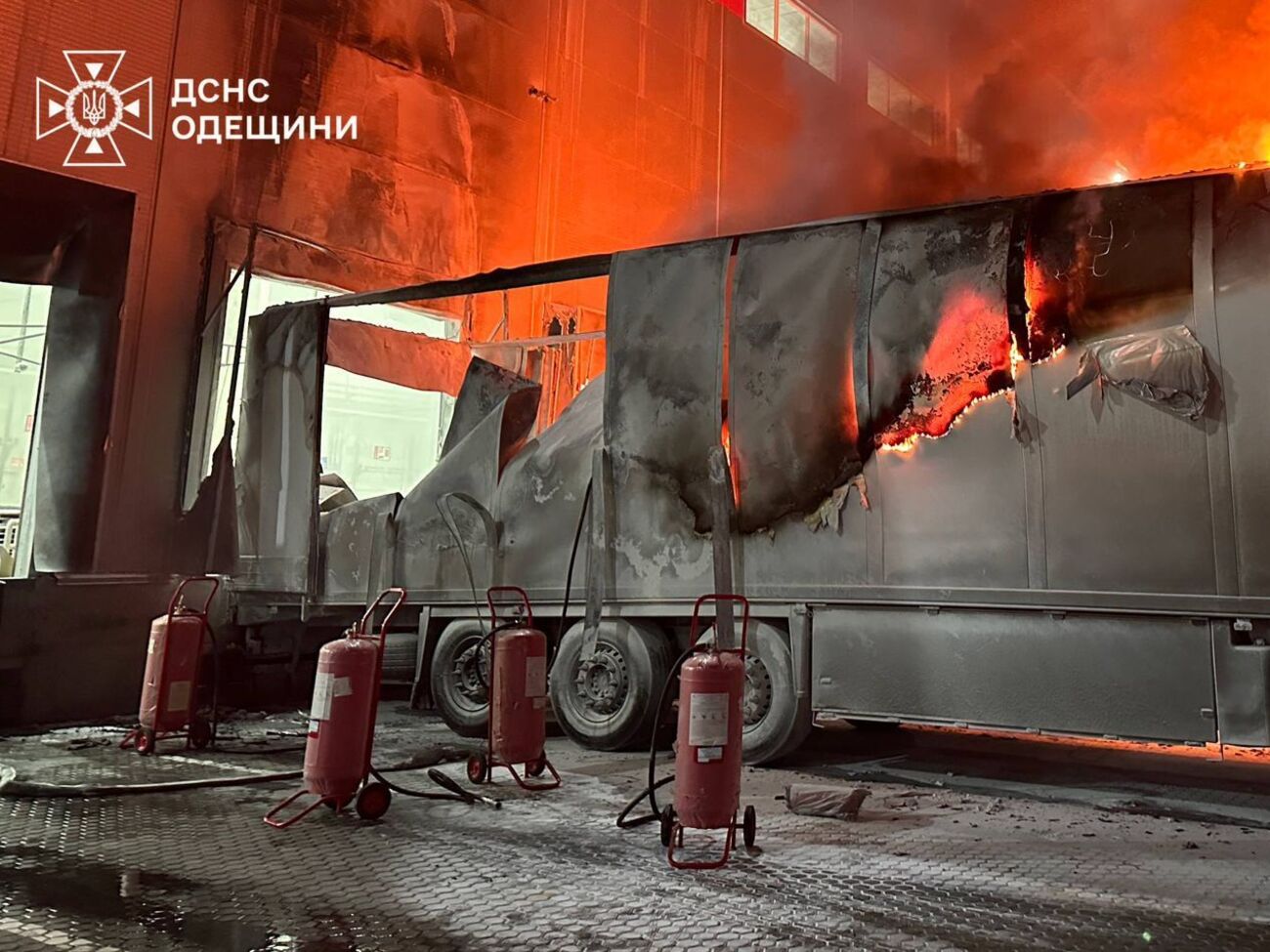 Огонь уничтожил 110 посылок объявленной стоимостью 2,3 млн грн