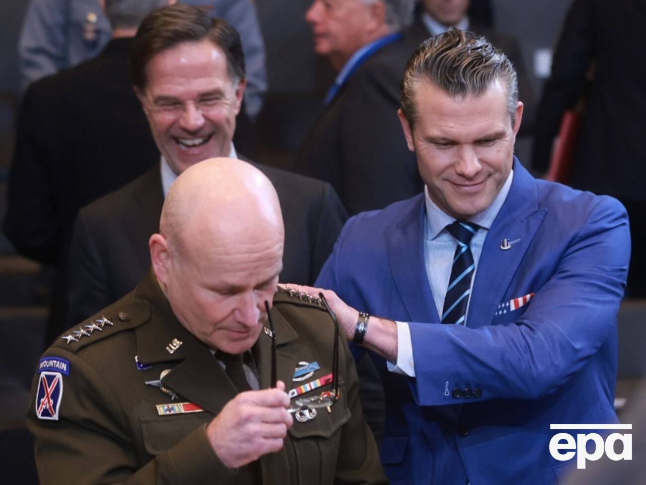 У квітні Гегсет сказав своєму головному помічнику, щоб Каволі звільнили, повідомила NYT