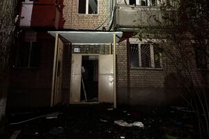 Кипер: Повреждены двери и остекление семи многоквартирных домов и админздания