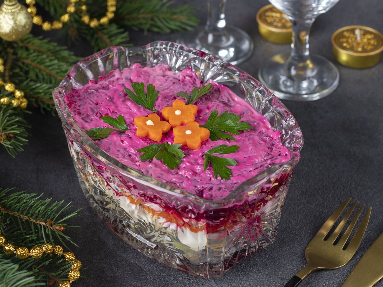 Салат потрібно викладати в кілька послідовних шарів