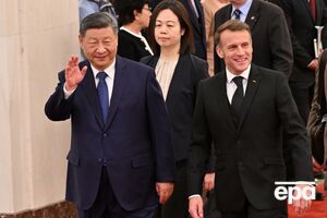 Макрон прибыл в Китай с трехдневным визитом
