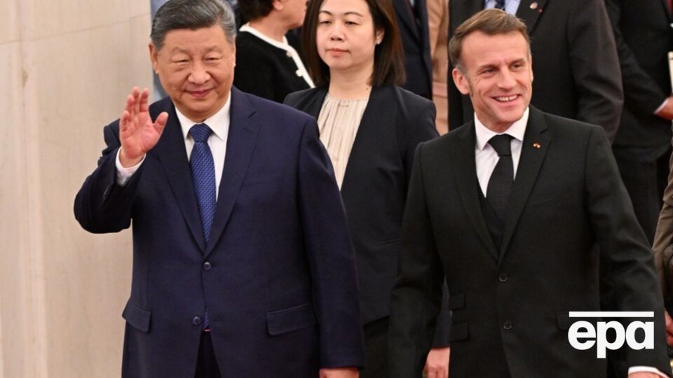 Макрон прибыл в Китай с трехдневным визитом
