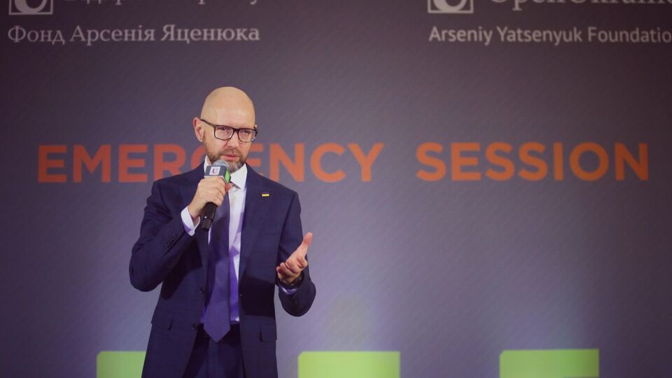 Яценюк: Скажіть, які поступки готовий зробити Путін за цим столом переговорів?