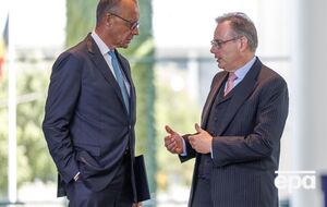 Встреча Мерца с де Вевером пройдет в формате рабочего ужина, сообщили СМИ