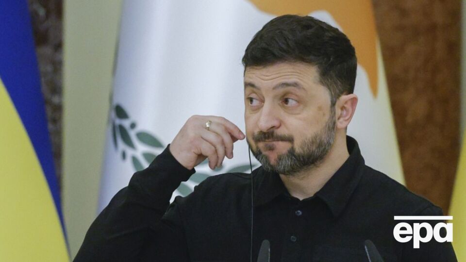Зеленский: Путин затягивает войну и давит на Украину