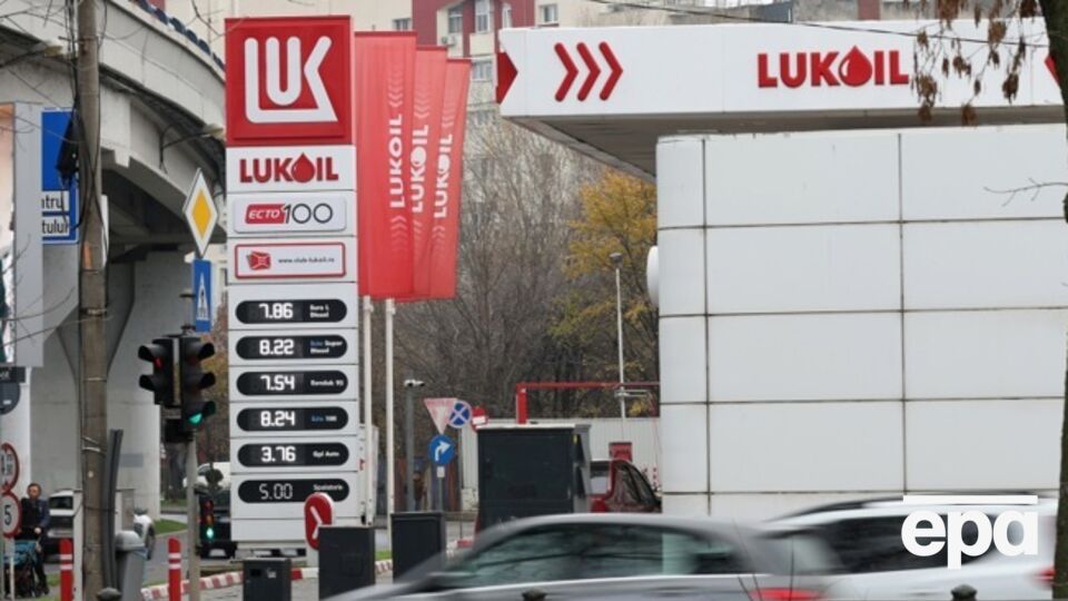 Обмеження на роботу заправок зняли до 29 квітня