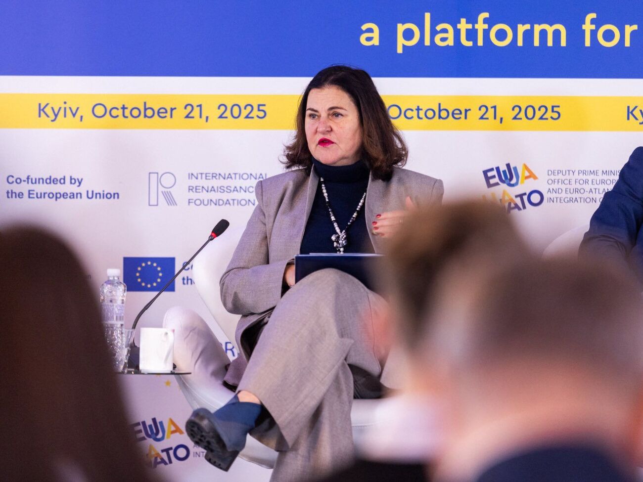 Очень важно, чтобы гражданское общество настаивало на проведении реформ, а власть работала над ними, отметила Матернова