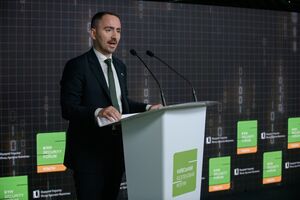 Представитель НАТО Доббс принял участие в заседании 11-го Киевского форума по безопасности (КФБ) для молодежи