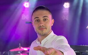 Тополя 3 грудня через адвоката подав заяву про розлучення