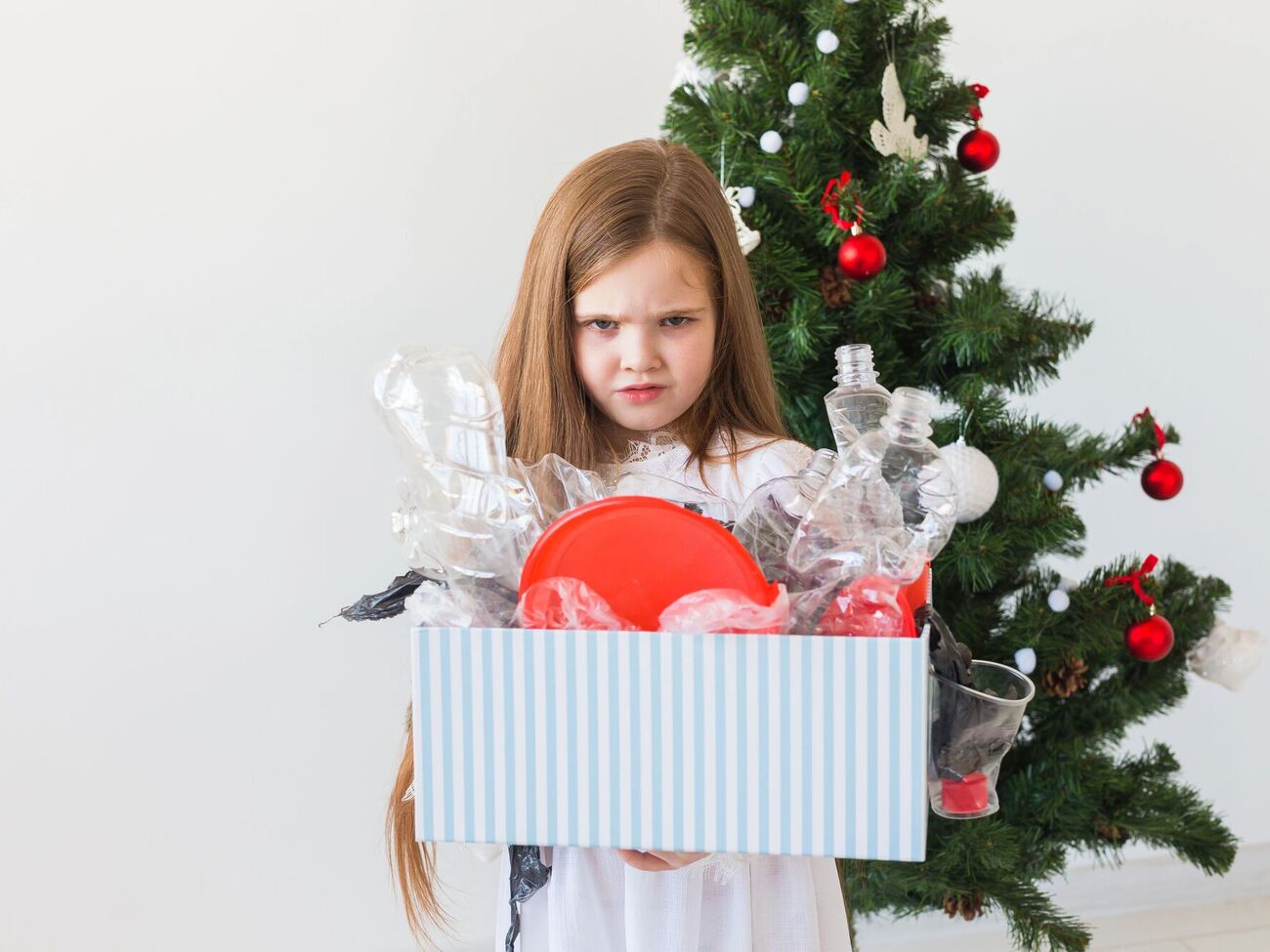 "Тайный Санта" – популярная рождественская традиция для анонимного обмена подарками в коллективе