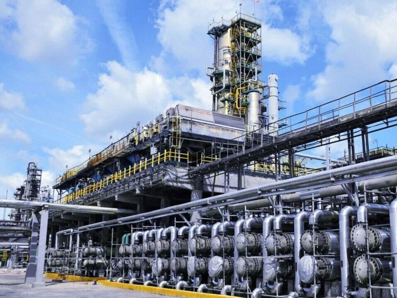 На заводе поражена установка низкотемпературной изомеризации