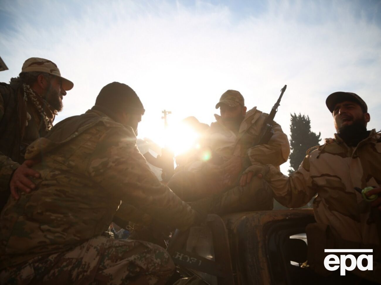 По данным СМИ, сбежавшие в РФ экс-сторонники Асада не могут смириться с изменением режима в Сирии и готовят новые восстания