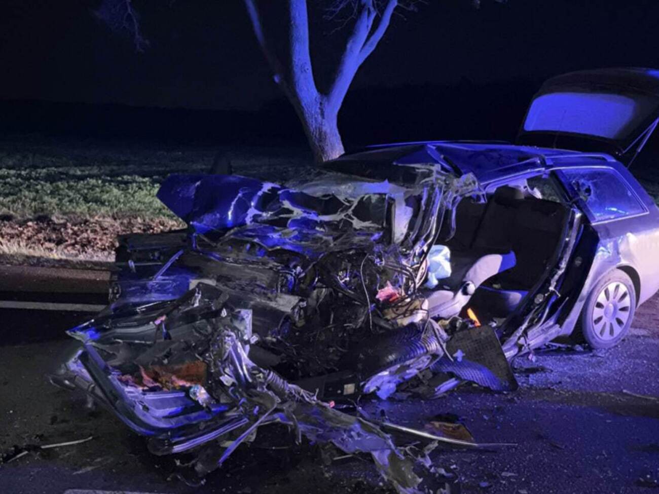 Водитель Audi выехал на встречную полосу и врезался в автобус