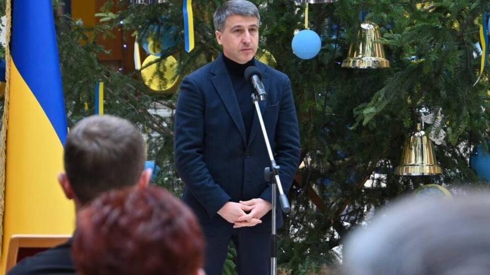 Расследователи утверждают, что Билецкий живет вместе с супругой