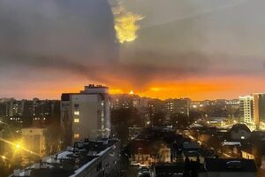 Местные сообщают, что горит нефтебаза в Энгельсе, пишут паблики