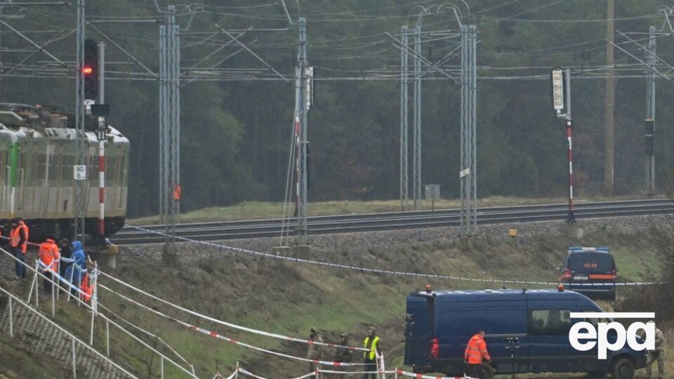 Прокуратура Польши расследует дело о повреждении железнодорожных путей возле поселков Мика и Голомб с использованием взрывчатки