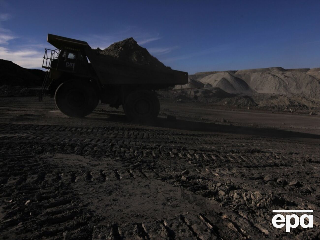 Китай увеличивает объемы закупок монгольского угля, отмечают в СВР