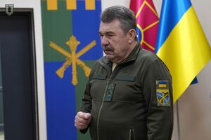 Кузьмук поздравлял военных с ТрО с Днем ВСУ