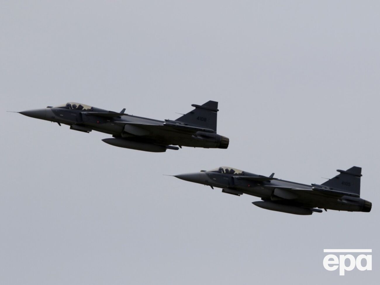 Gripen комплектуют американским двигателем, пишет СМИ