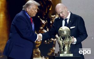 "Премию мира" Трамп получил из рук Инфантино