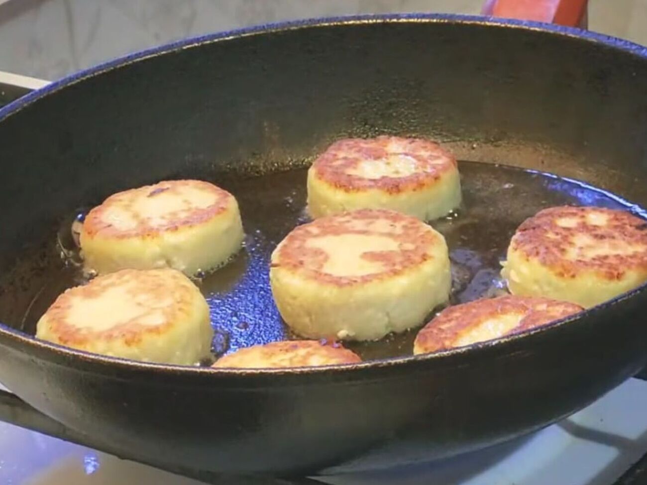 Для теста на сырники нужны только желтки