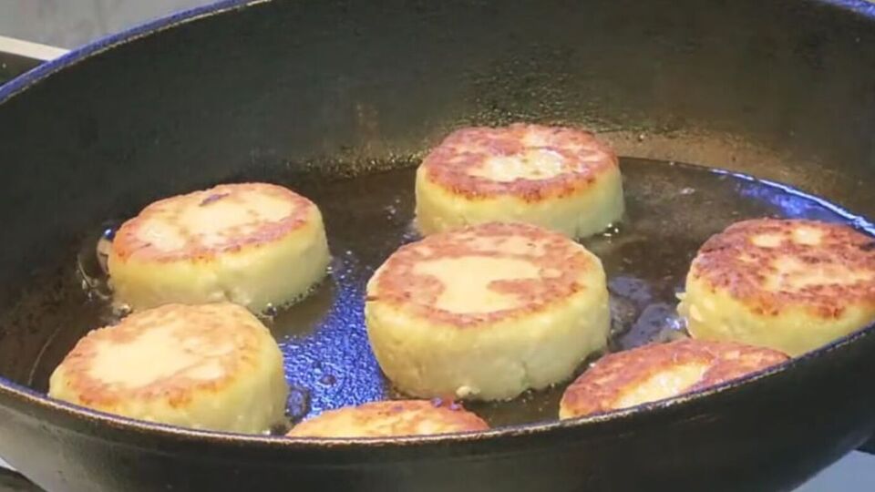 Для теста на сырники нужны только желтки