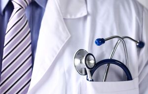 Экс-врачу предъявили 45 обвинений