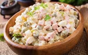 Вместо колбасы можете использовать куриное филе