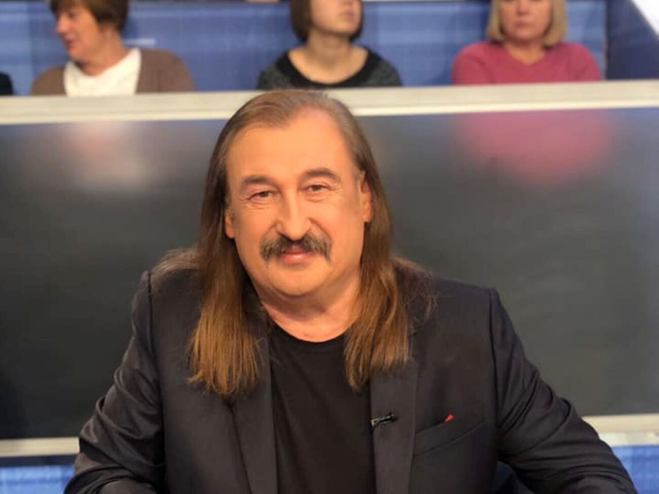 19 ноября на странице Гиги в Instagram появилась информация, что певца срочно прооперировали