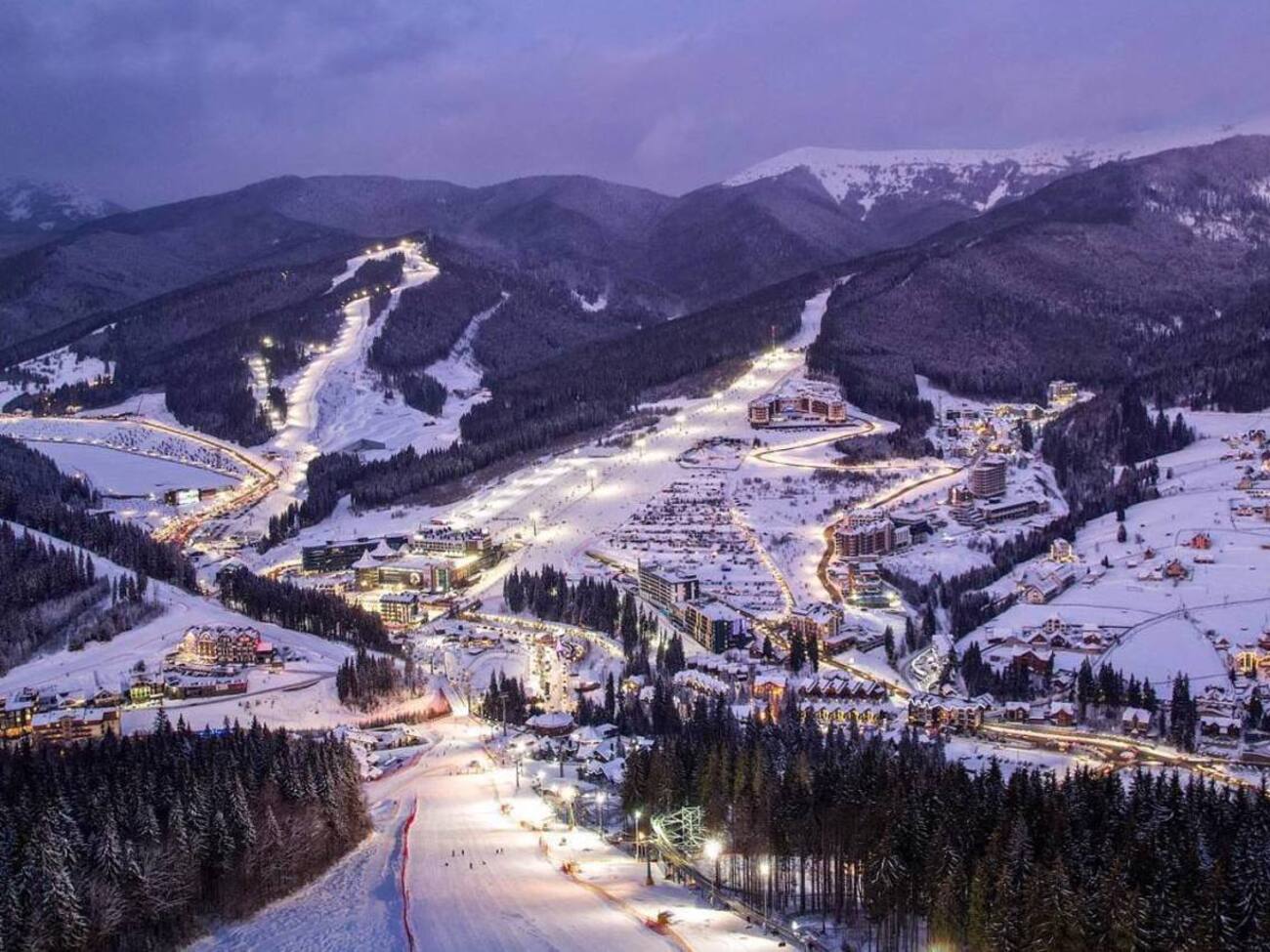 Всего на дороги вокруг частного курорта могут потратить 9 млрд грн