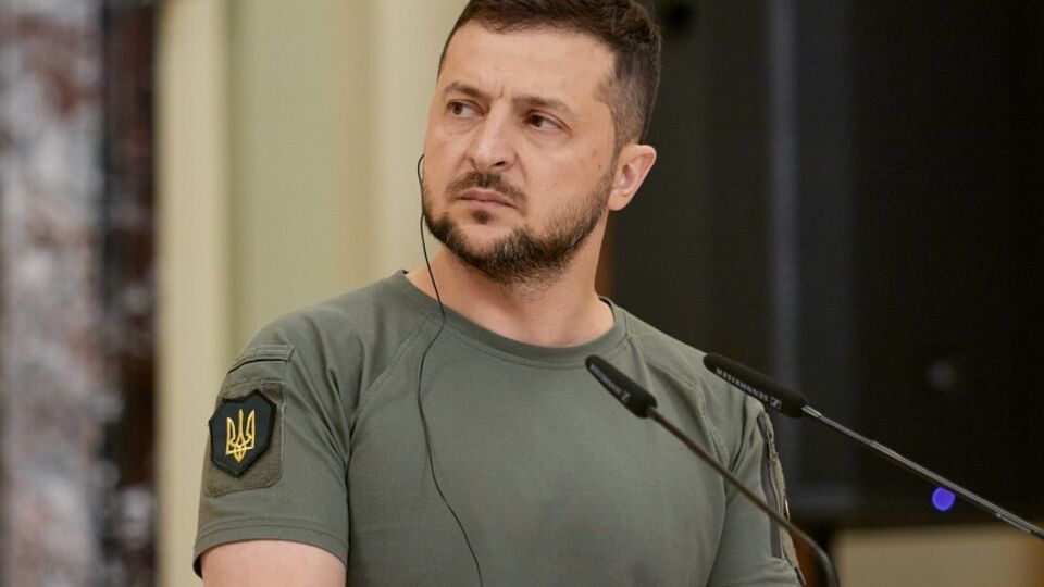 РФ, "безусловно, настаивает", чтобы Украина "отдала территории", рассказал Зеленский