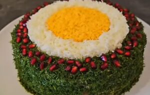 Готовый торт поставьте в холодильник на несколько часов