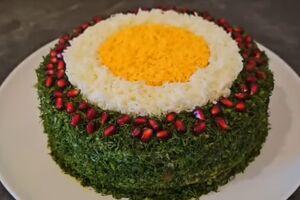 Готовий торт поставте в холодильник на кілька годин