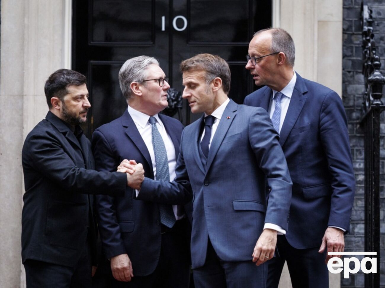 Вопрос замороженных активов РФ обсуждался на встрече Зеленского, Стармера, Макрона и Мерца в Лондоне 8 декабря, сообщили СМИ