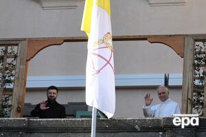 Президент и папа римский появлялись на балконе резиденции главы Ватикана