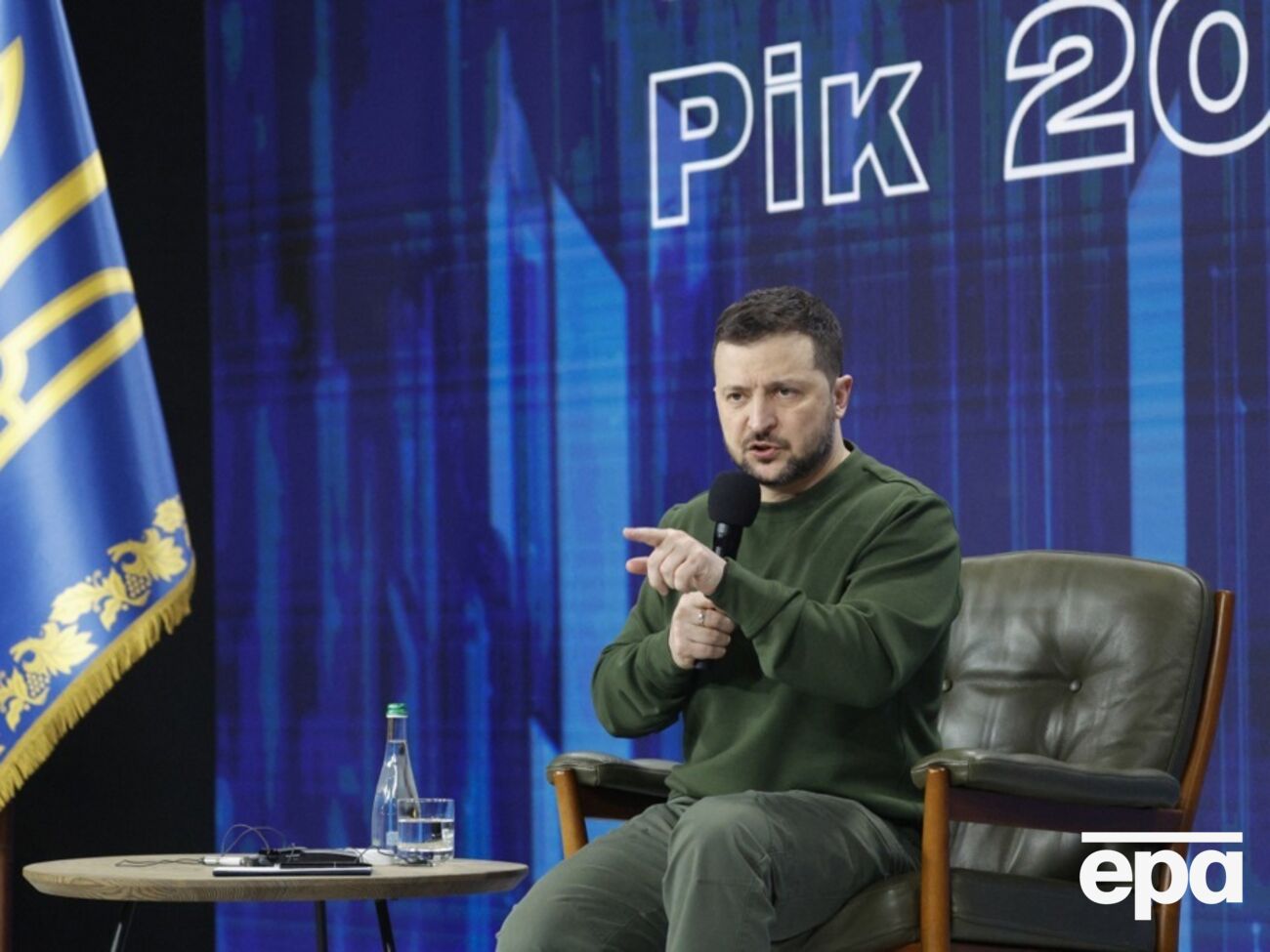 Зеленському "залишається сподіватися, що його рік закінчиться краще, ніж почався", зазначає ЗМІ