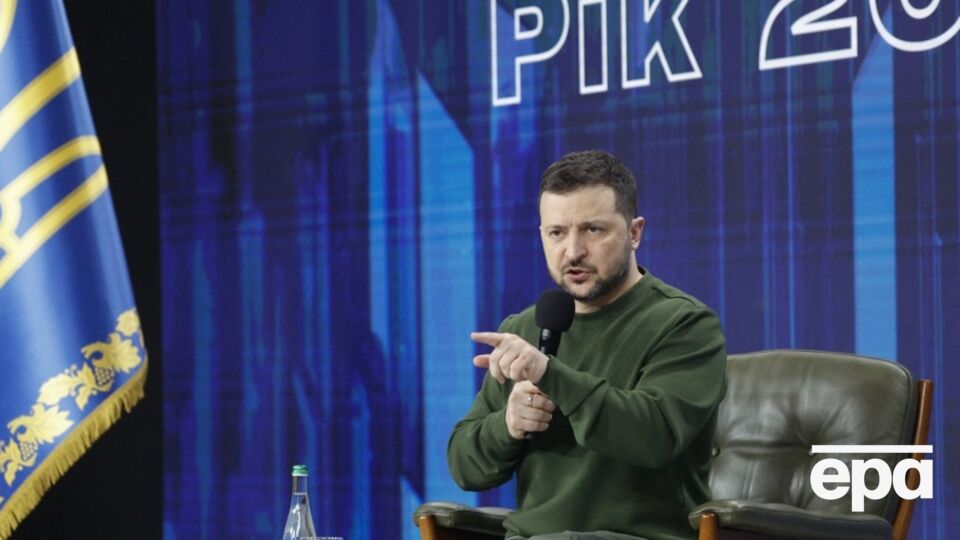 Зеленскому "остается надеяться, что его год закончится лучше, чем начался", отмечает СМИ