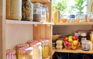 За словами Клопотенка, із базових продуктів завжди можна приготувати повноцінну страву